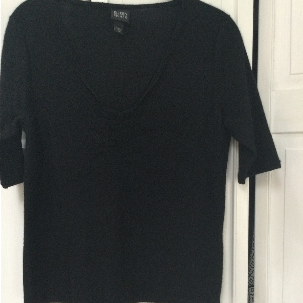 Eileen Fisher 100% Cashmere  V- Neck .XS